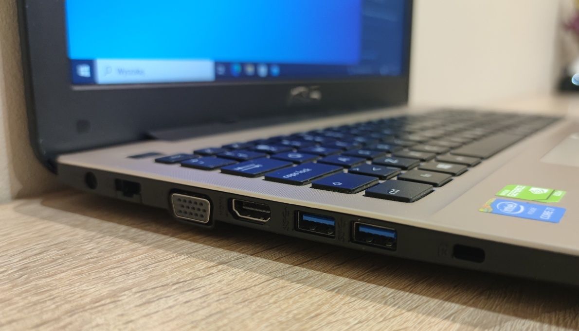 Laptop Asus X555L i7 8gb ddr3 ssd ocz 240gb gForce 820M