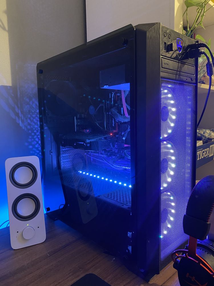 Setup gamingowy, zestaw komputer monitor msi, komunia