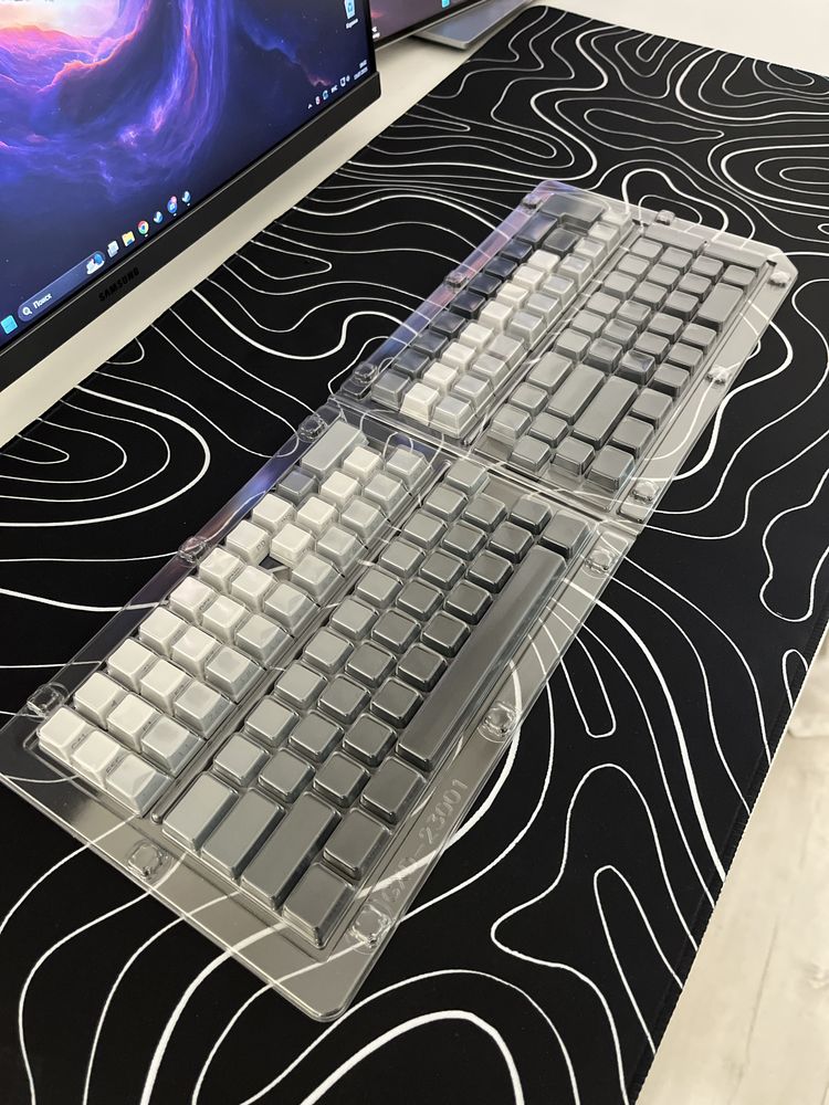 Keycaps, кейкапи з фронтальним гравіюванням, градієнт