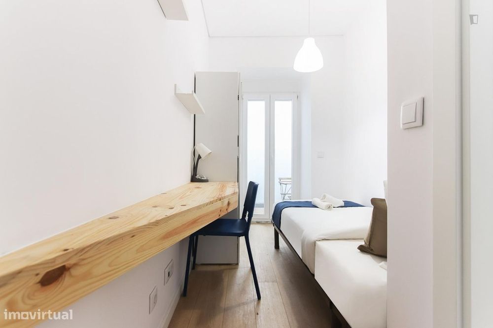 718928 - Quarto com cama de solteiro, com...