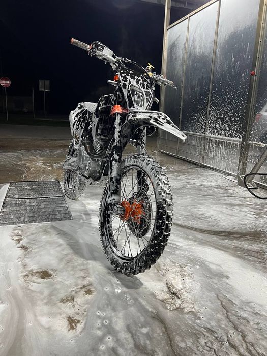 Продам кові адванс 250 в гарному стані