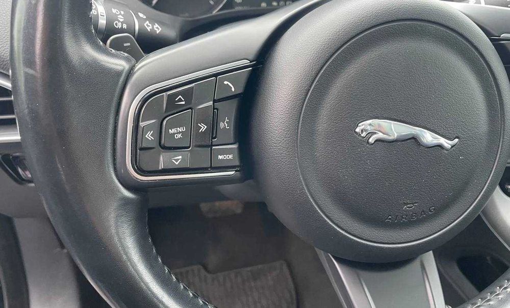 Jaguar F-Pace 25t AWD Prestige 2017 року