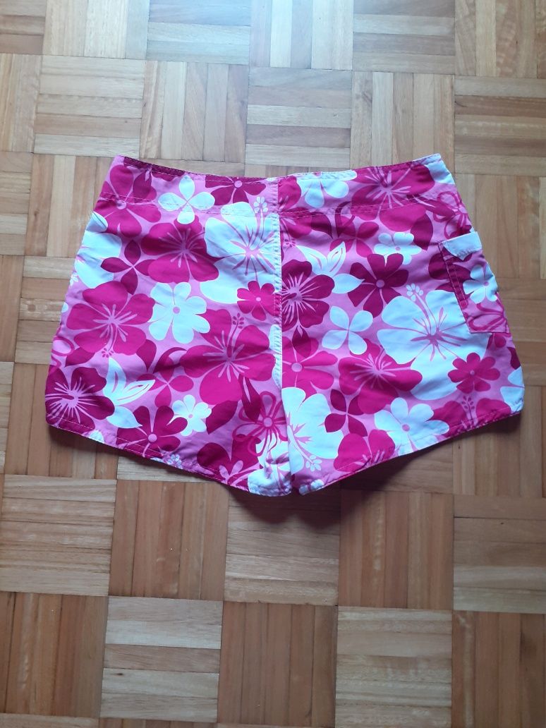 Shorts de praia rosa