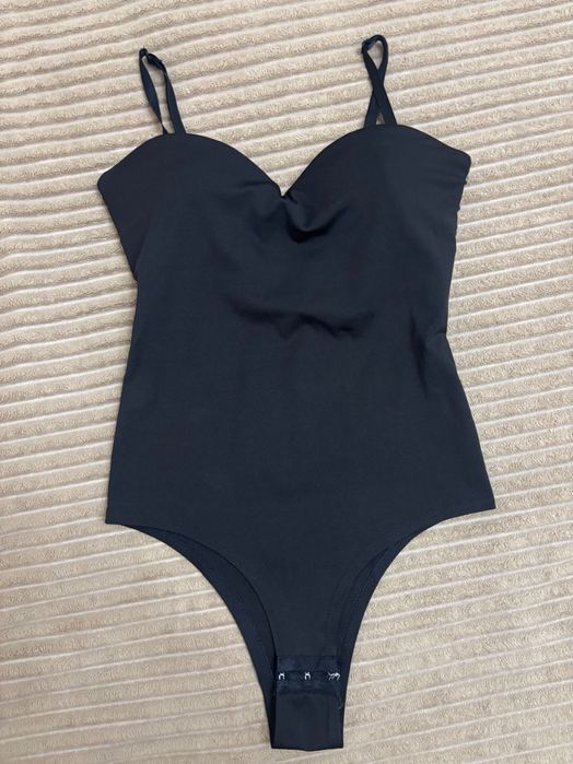 Трендове боді - корсет з чашкою на брителях