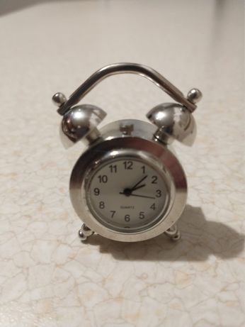 Zegarek miniaturka budzik 5 cm wysokości