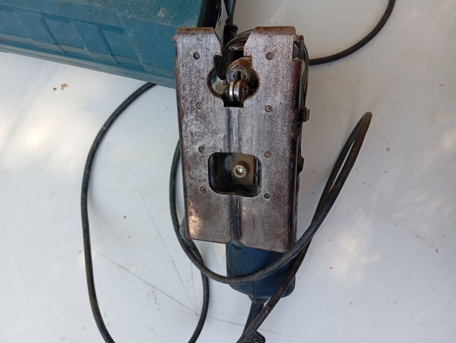 Bosch gst 90 e. Електролобзик.