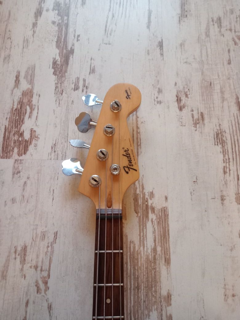 Gitara fender jazz bas ( kopia)