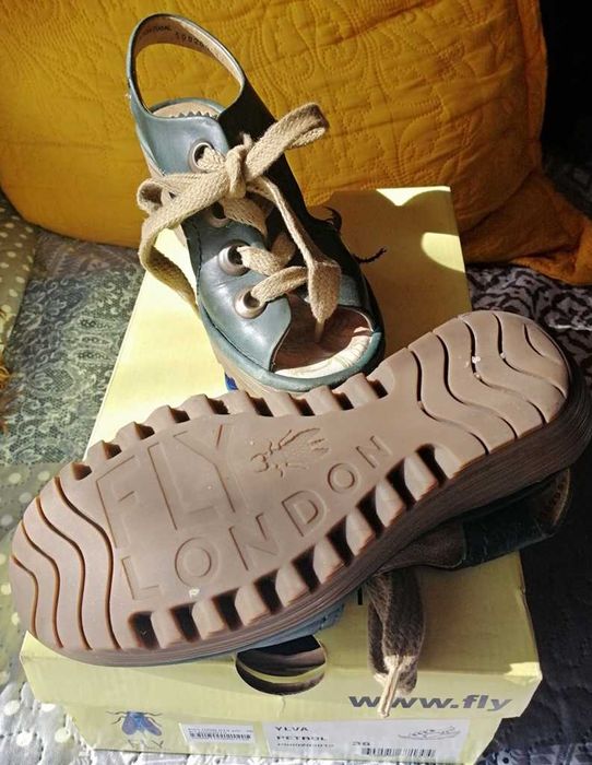 Sandálias  FLY London