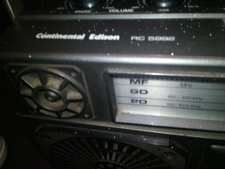 Radio/cassete antigo anos70 a trabalhar bem.