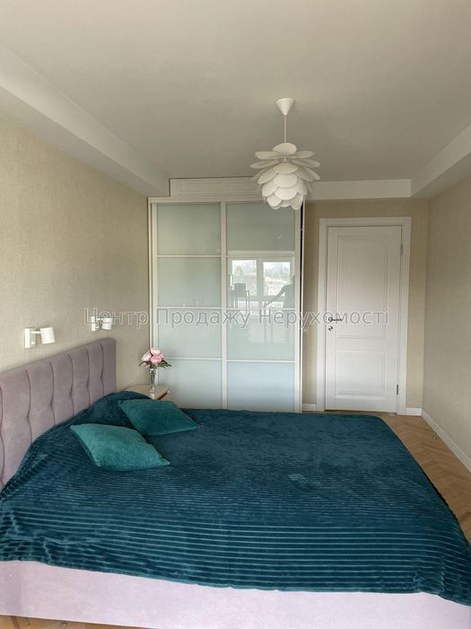 Продам 3к. КПІ (м. Політехнічний інститут) Шевченківський р-н. Центр