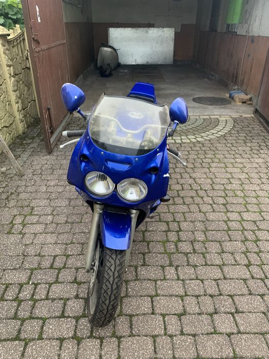 Yamaha fzr 600 ladna