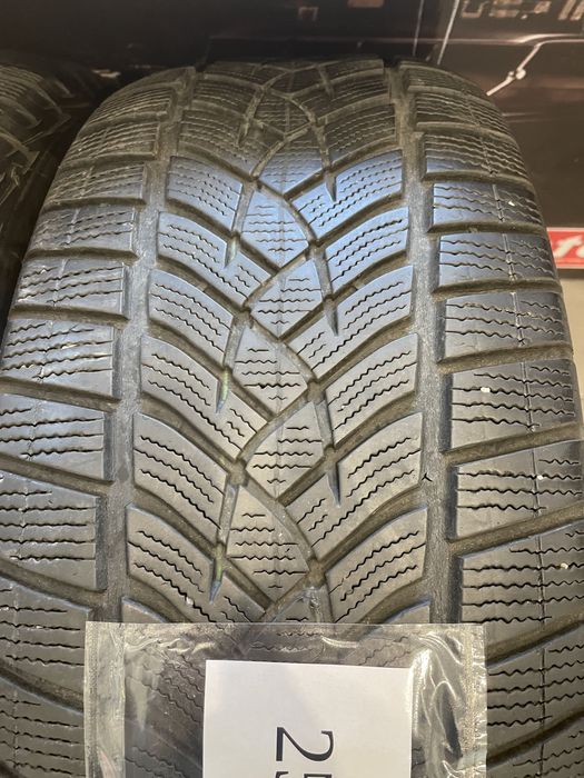255/55 R19 Goodyear Ultra Grip Performance