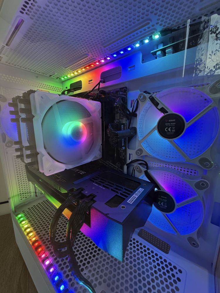 ** Gaming PC | Ryzen 5 5600, 32GB RAM, SSD m2 1TB, RTX3070Ti 8GB, 700W