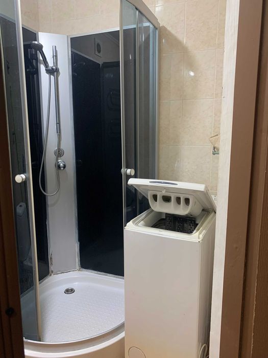 Соц.місто. Поряд з ринком