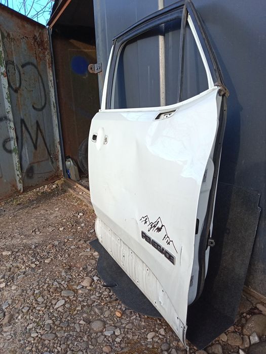 Джип Ренегат дверка права передня