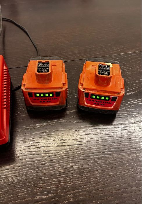 Ładowarka HILTI C4/36-ACS, baterie