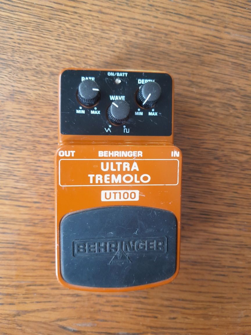 Ultra tremolo UT100 Behringer