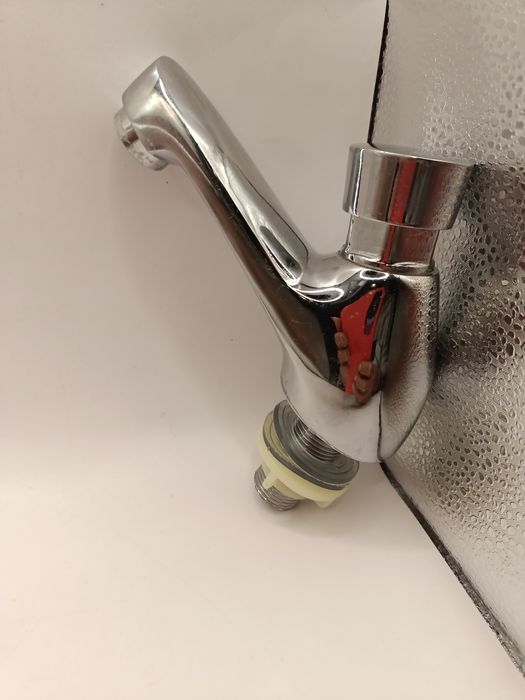Bateria umywalkowa czasowa zawór na zimną wodę