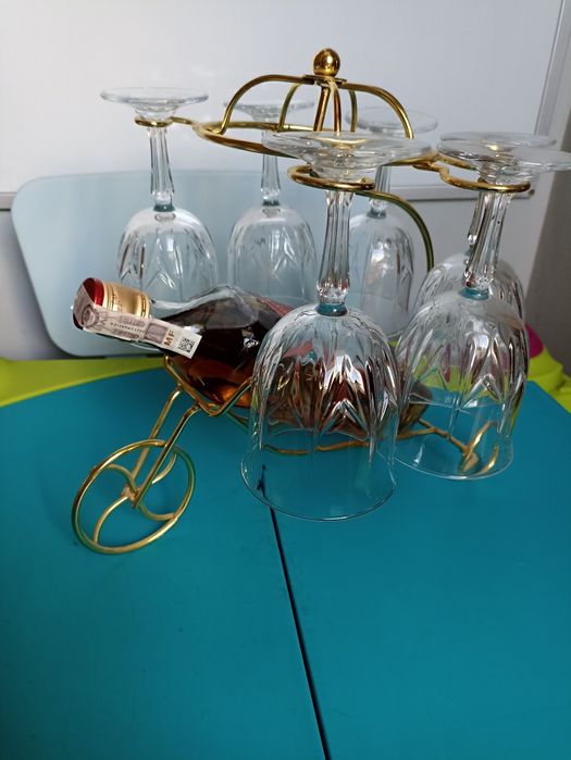 Rower wieszak na kieliszki