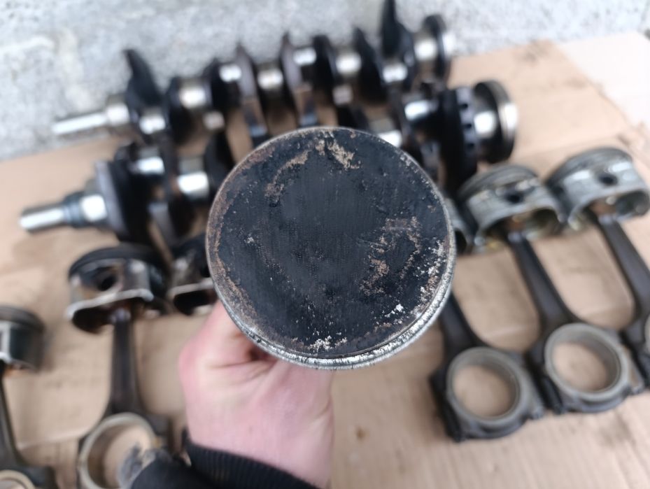Колінвал коленвал 1.8 2.0 Mpi Citroen C4 c5 c8 Xsara  307 407 806 807