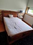 Cama de madeira em excelente estado