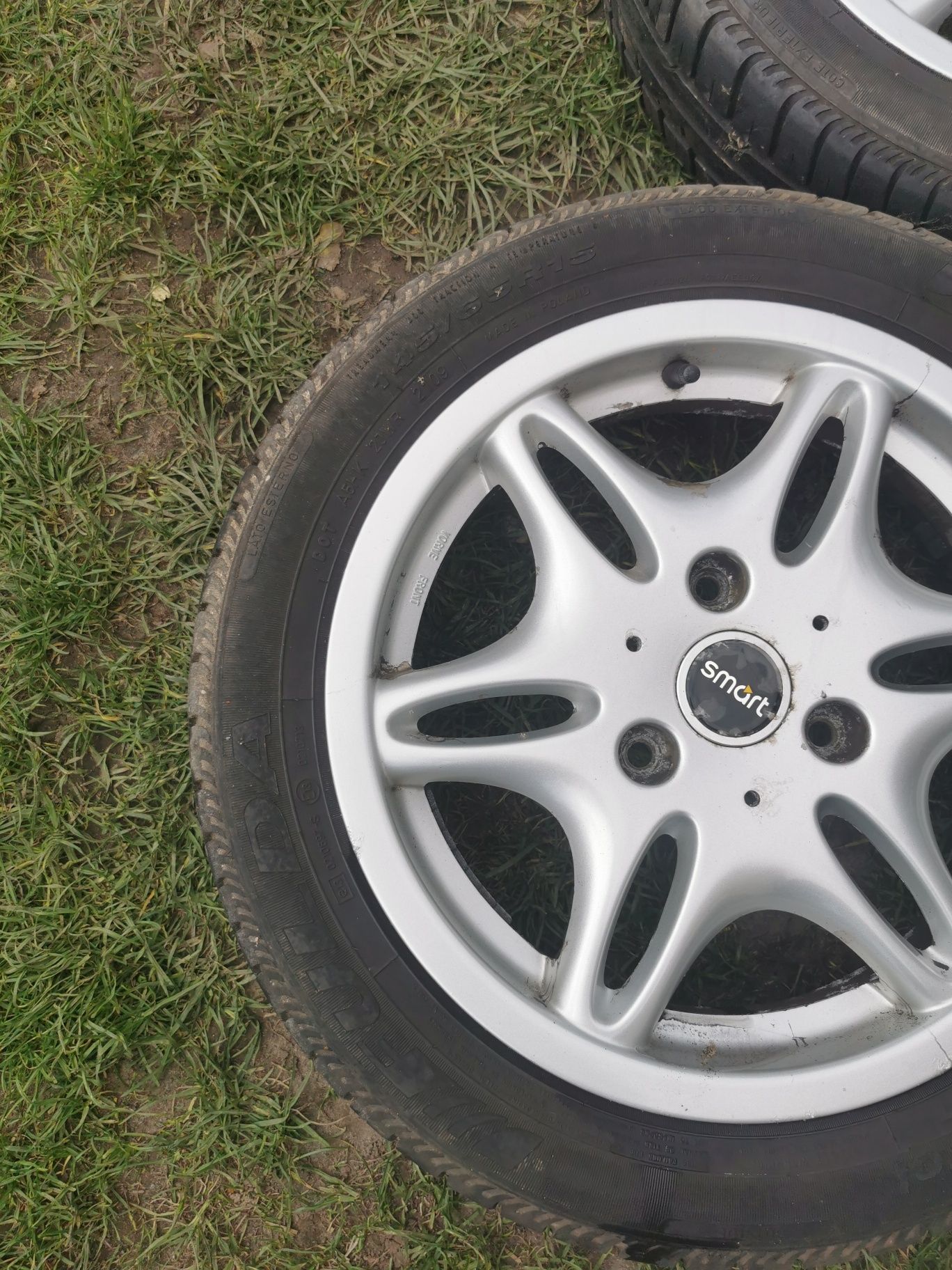 Komplet Felgi 15 z oponami Smart Continental 5.5x15 ET1