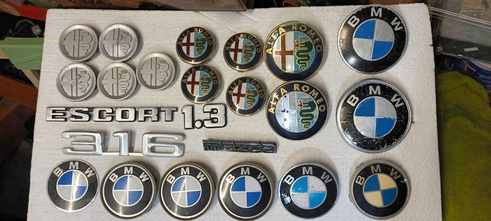 Emblemas vários carros antigos