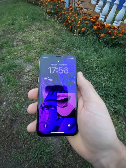 Продам телефон iPhone X 64gb. Договірна!