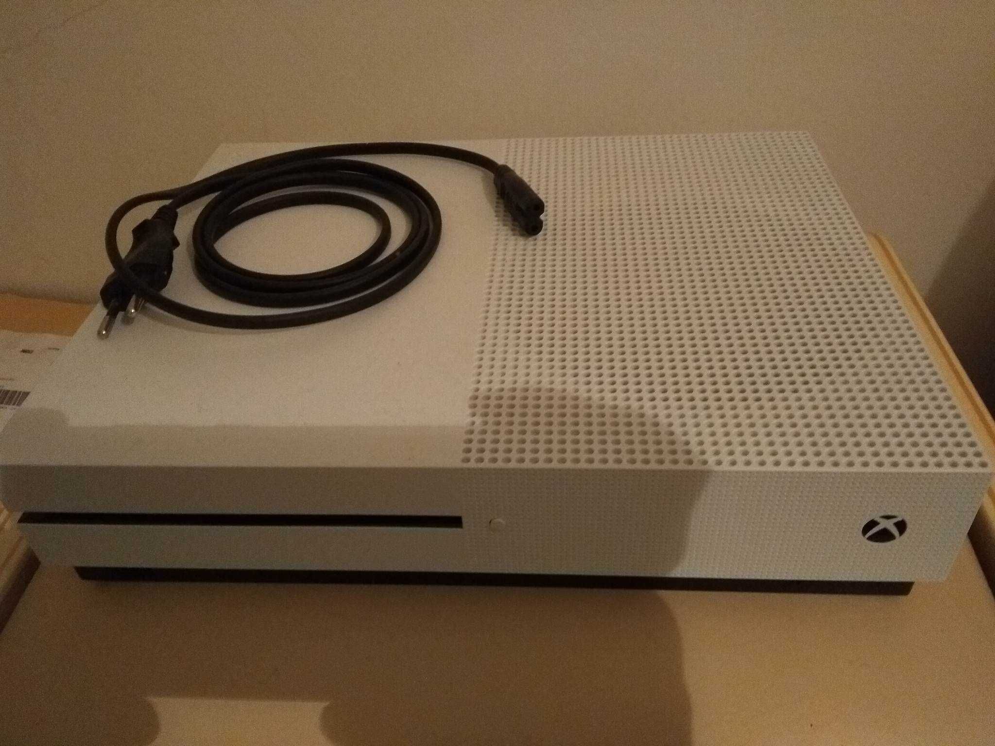 Xbox One S 1TB usada