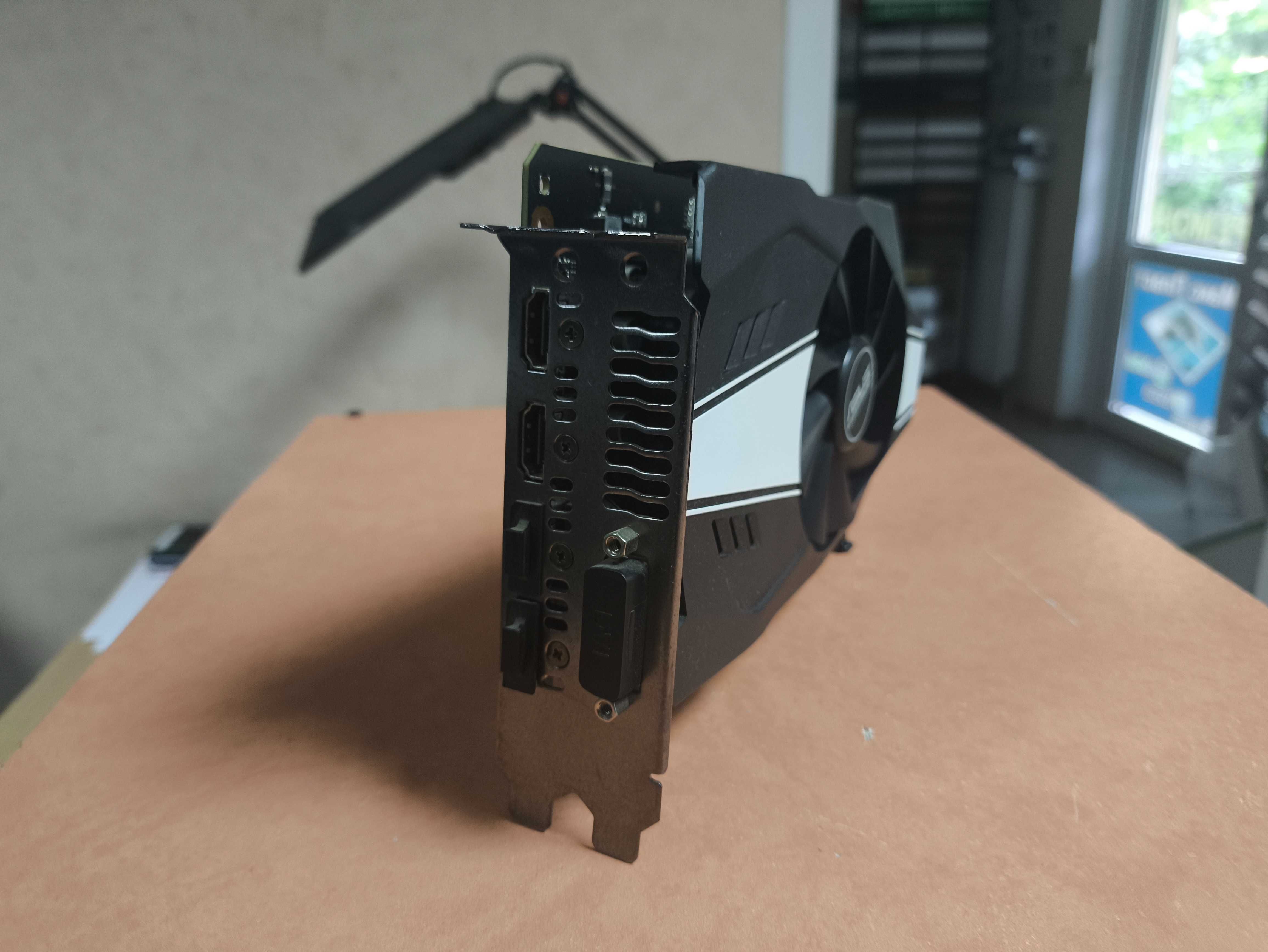 Видеокарта Asus GTX 1060 3 Gb 192Bit GDDR5