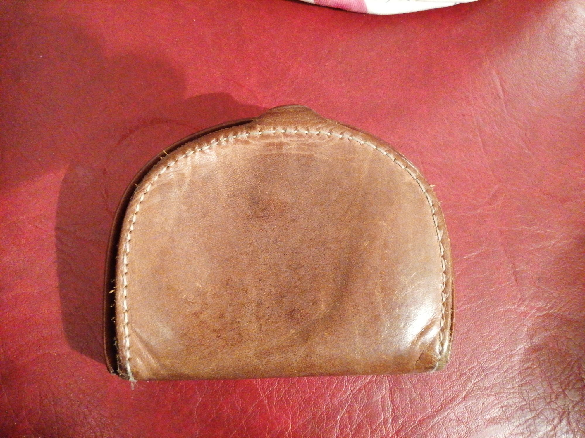 Porta-Moedas em Pele cozido à mão