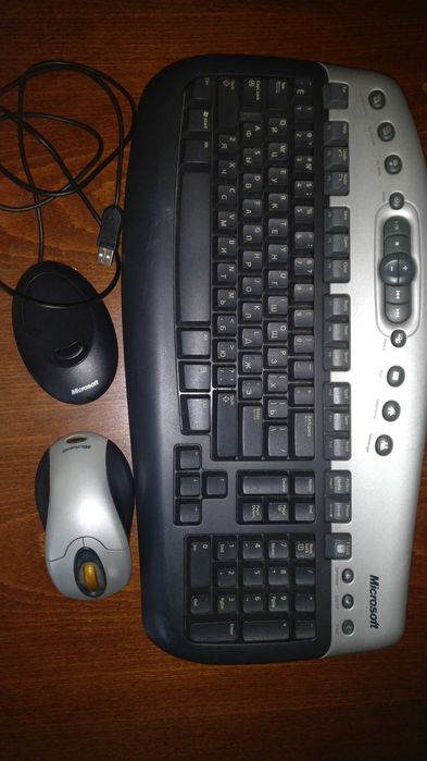 Беспроводные клавиатура с мышкой Microsoft