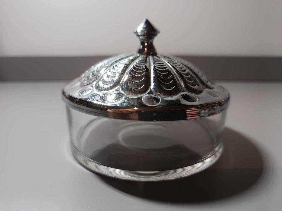 Pote Vintage em Vidro com Tampa de Metal Trabalhado