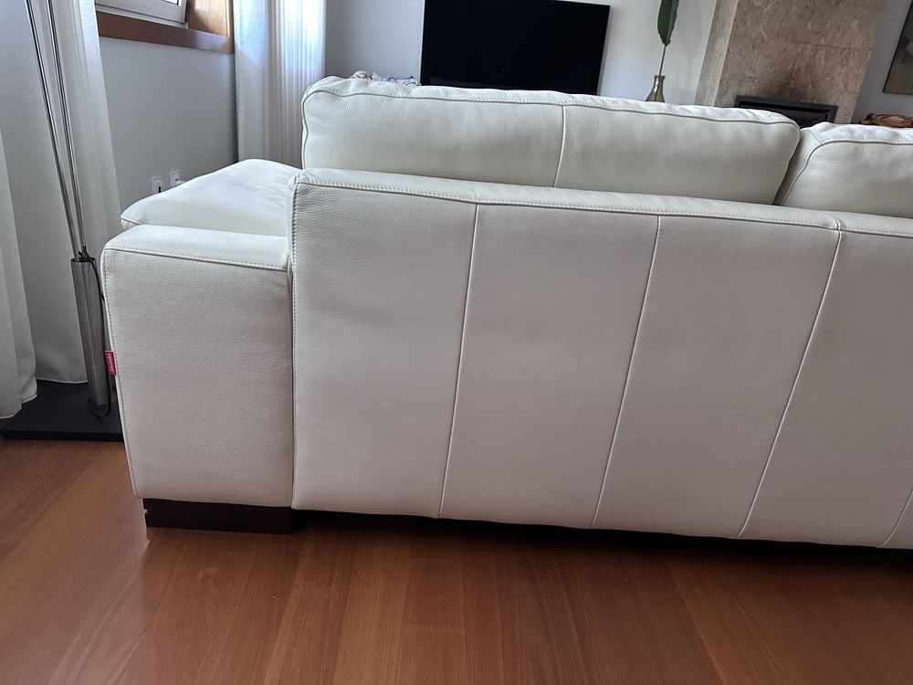 Sofá  branco em pele