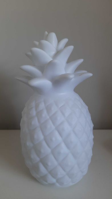 Lampka ananas zmieniająca kolory
