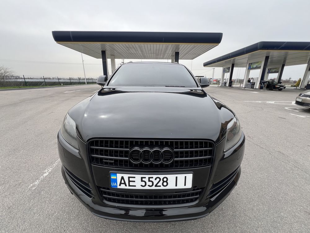 Audi Q7 в идеальном состоянии возможна продажа в кредит