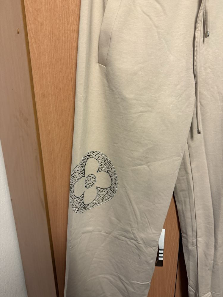 Spodnie  z szeroka nogawka rozmiar L/xl nowe