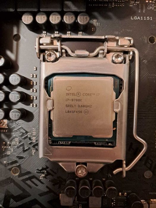 Bundle Intel Core i7-9700K / Board Asus ROG Strix Z390-E Gaming