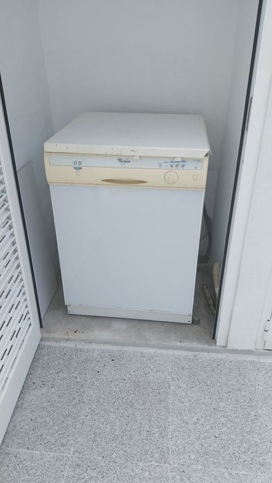 Máquina de lavar loiça Whirlpool