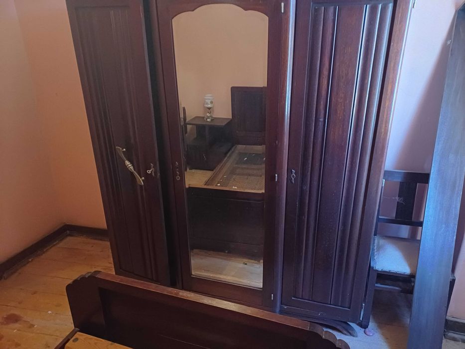 Mobilia vintage em bom  estado