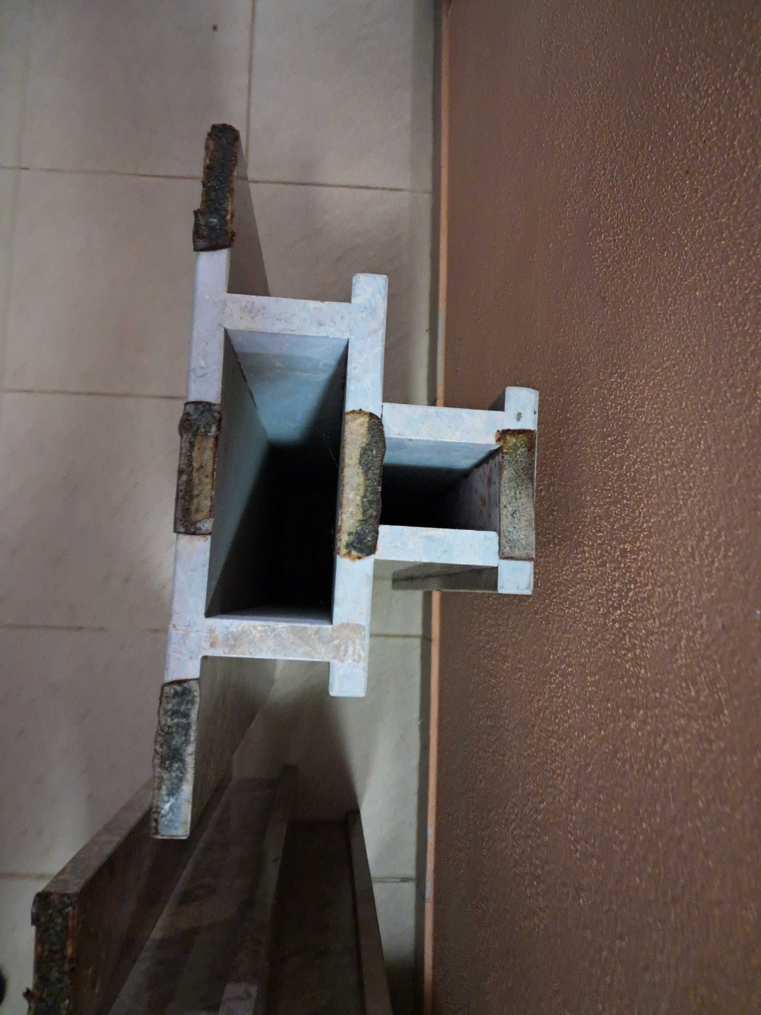 Mesa em granito castanho