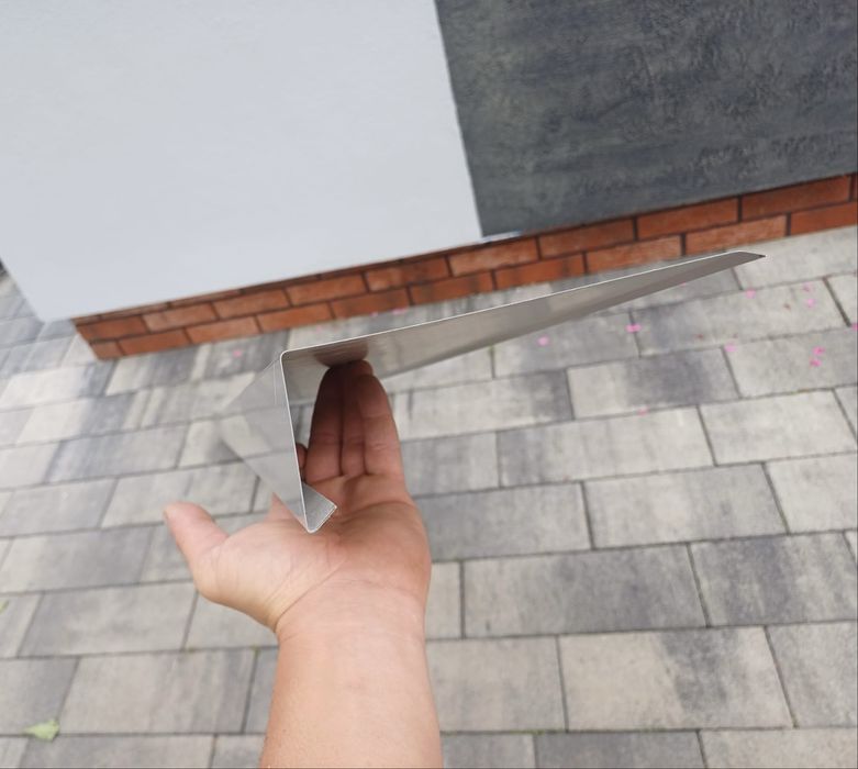 Opierzenia, pas okapowy