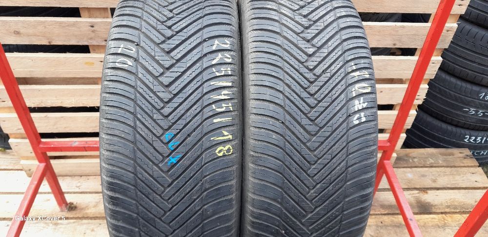 Opony Wielosezonowe 225÷45÷18÷.HANKOOK.250 zł szt.Adres-ZALESIANY 33 A