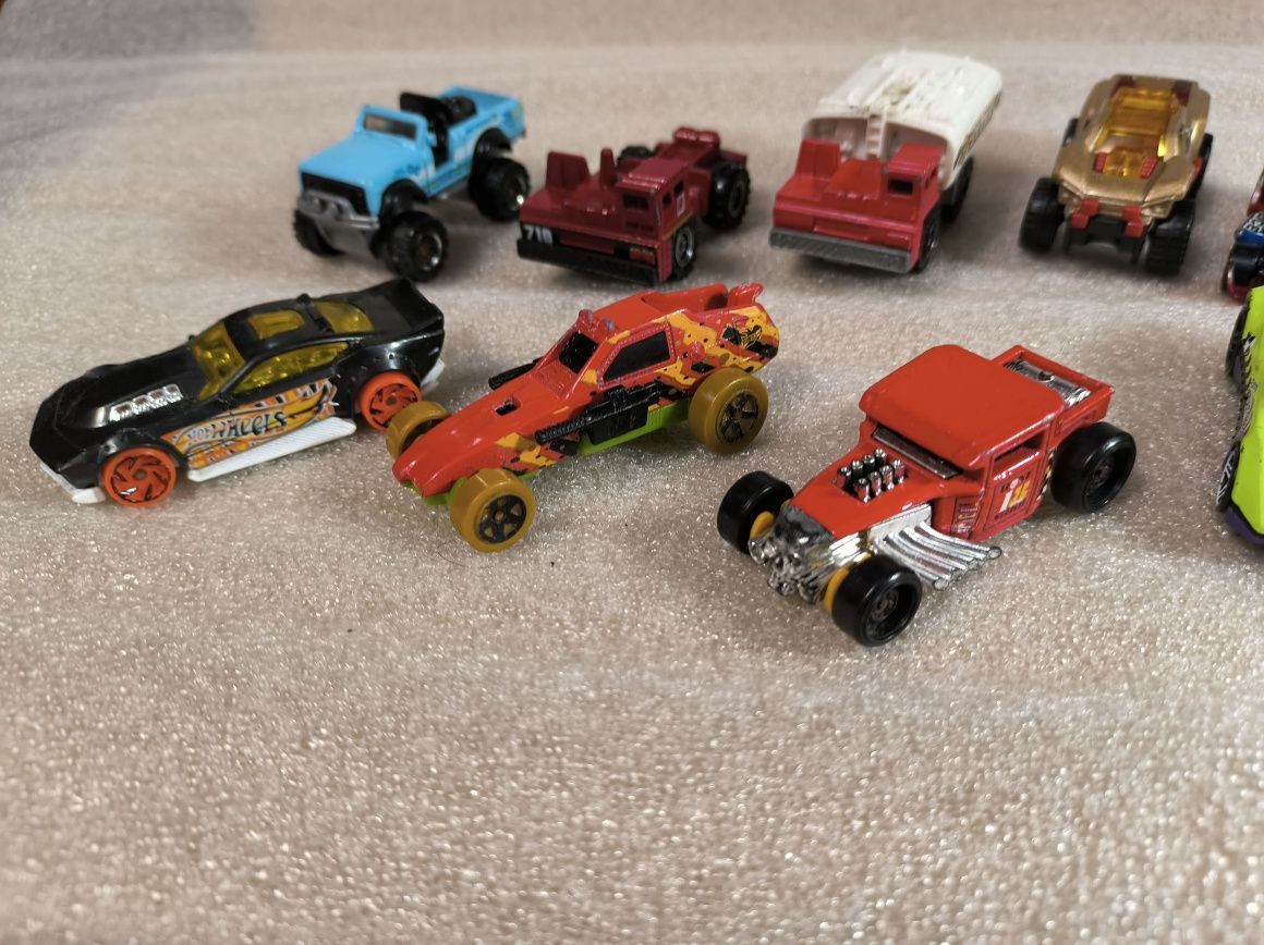 Машинки Hot wheels Matchbox