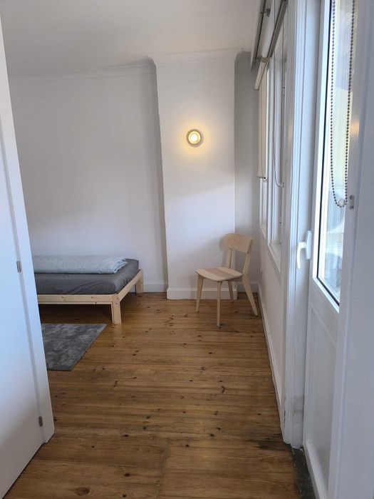 Alugo quarto + terraço no centro do Porto (TRINDADE)