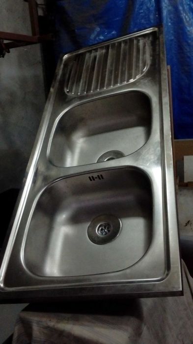 Lava-loiças duplo, em inox, com escorredor