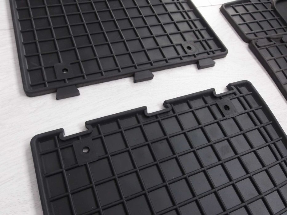 Dywaniki Gumowe Tył Tylne Opel Vivaro Renault Trafic Nissan Primastar