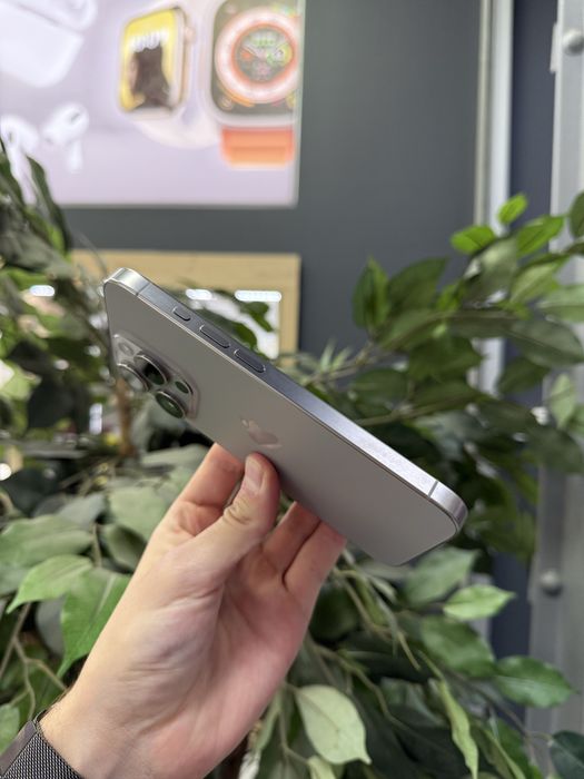 iPhone 15 Pro 256GB Natural Titanium