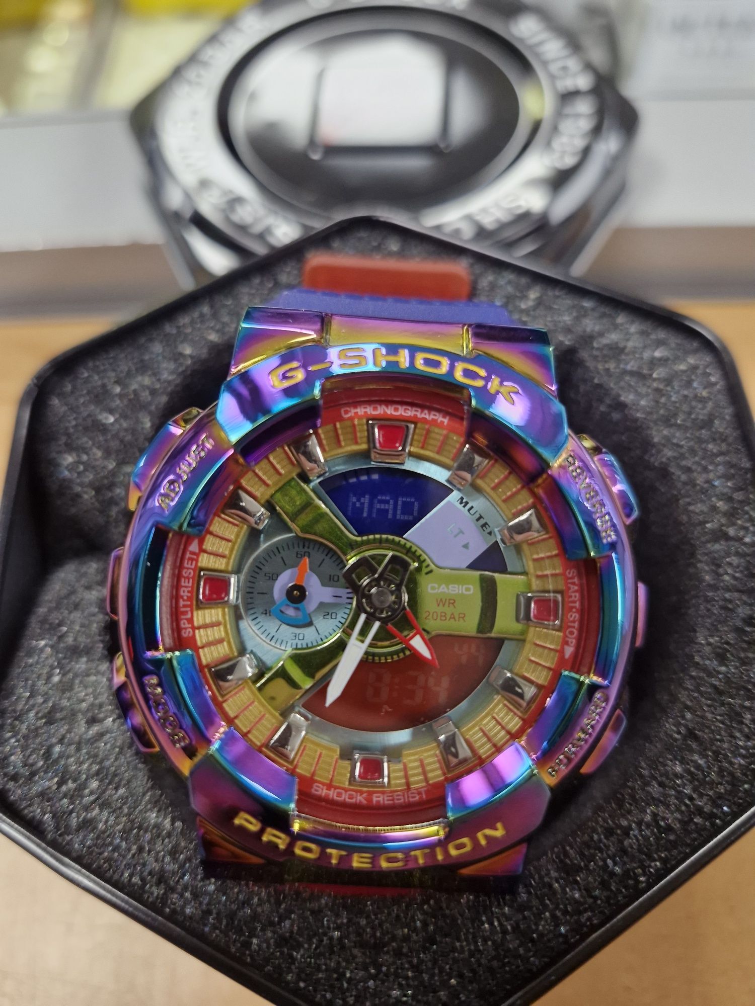 Casio g-shock rainbow 5553GM