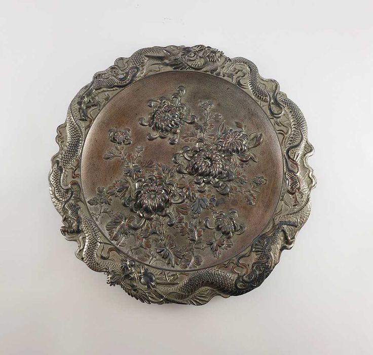 Patera Secesyjna wykonana z brązu, platerowana srebrem z XIX wieku